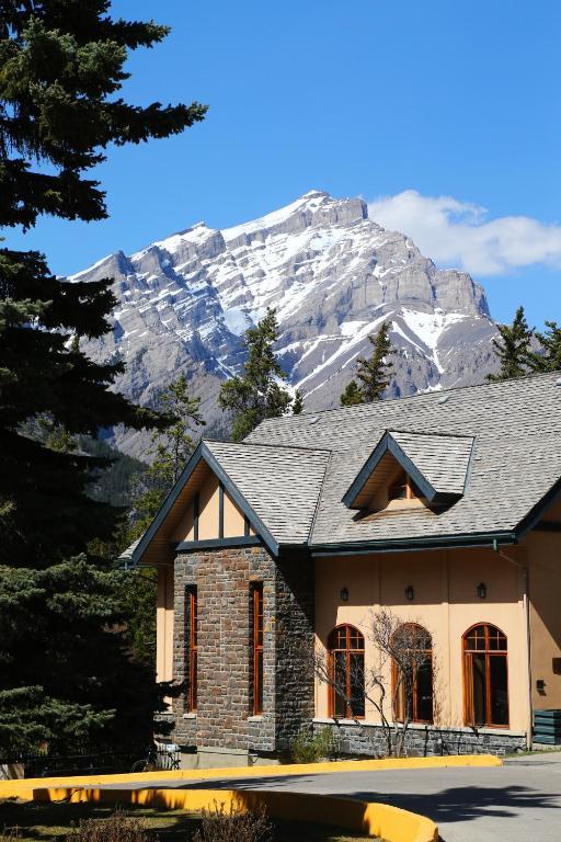 Ywca Banff Hotel Zewnętrze zdjęcie